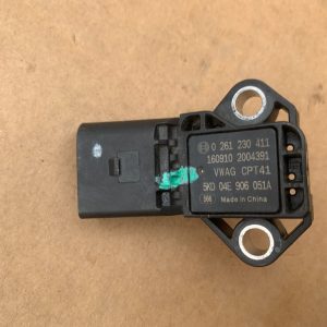 Senzor presiune VW Passat B8 04E906051A 04E 906 051 A - Dezmembrari Auto