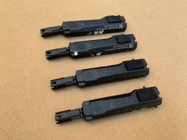 Senzor senzori dreapta fata / spate kessy keyless entry Audi A4 B9 A5 F5 8W0927754 8W0 927 754 - Dezmembrari Auto