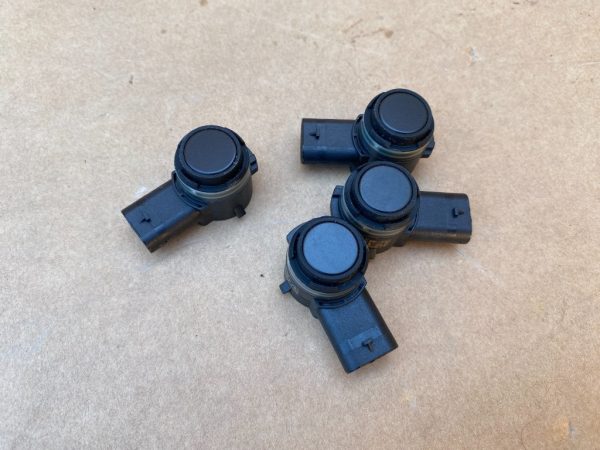 Senzor senzori parcare bara spate VW Tiguan 2020 5Q0919275B 5Q0 919 275 B - Dezmembrari Auto