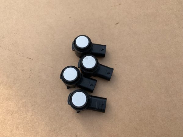 Senzor senzori parcare spate VW Passat B8 5Q0919275B 5Q0 919 275 B la 0 km - Dezmembrari Auto