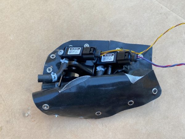 Senzor senzori presiune cu mufe, suport si protectie termica VW Golf 7 2019 03L906051D 03L 906 051 D la 0 km - Dezmembrari Auto