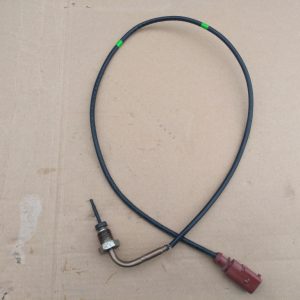 Senzor temperatura Audi A3 8V 2.0 tdi DEJ 04L906088BB - Dezmembrari Auto