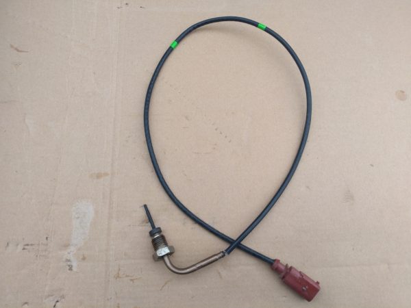 Senzor temperatura Audi A3 8V 2.0 tdi DEJ 04L906088BB - Dezmembrari Auto