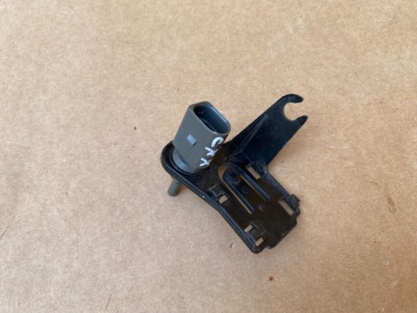 Senzor temperatura exterioara VW Golf 7 8Z0820535A 8Z0 820 535 A la 0 km - Dezmembrari Auto