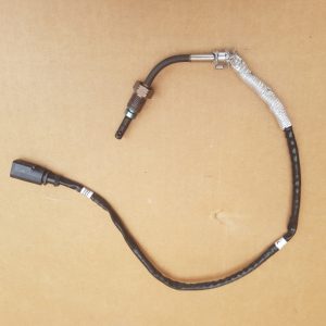 Senzor temperatura gaze Audi A5 F5 3.0 tdi 04L906088AE 04L 906 088 AE - Dezmembrari Auto