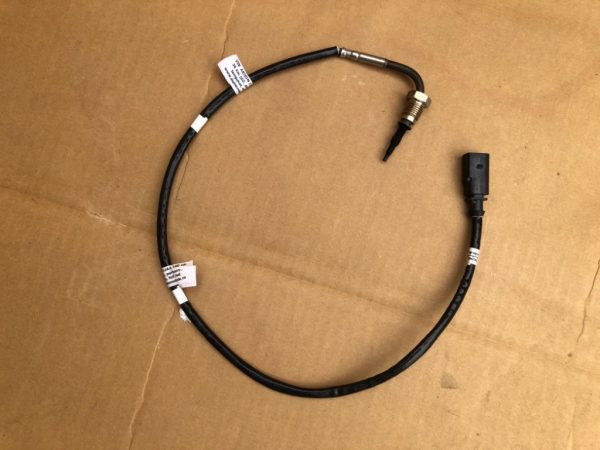 Senzor temperatura gaze turbo VW Arteon 2.0 tdi 240 cp 04L906088CM 04L 906 088 CM - Dezmembrari Auto