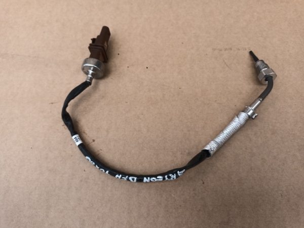 Senzor temperatura gaze VW Arteon 04L919529D 04L 919 529 D la 0 km - Dezmembrari Auto