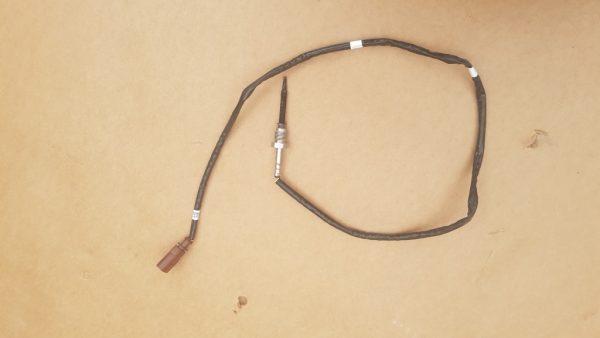 Senzor temperatura gaze VW Golf 7 1.6 tdi 04L906088DA 04L 906 088 DA - Dezmembrari Auto