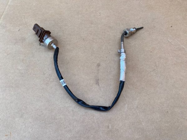 Senzor temperatura gaze VW Passat B8 2.0 tdi DFC 04L919529D 04L 919 529 D la 0 km - Dezmembrari Auto