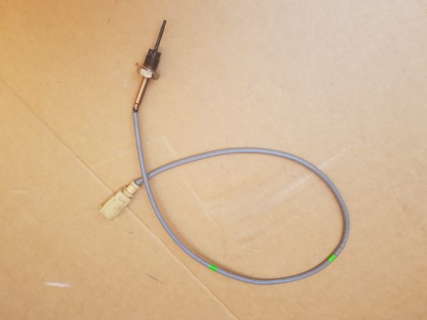 Senzor temperatura gaze VW Passat B8 2.0 tdi 04L906088EC 04L 906 088 EC - Dezmembrari Auto
