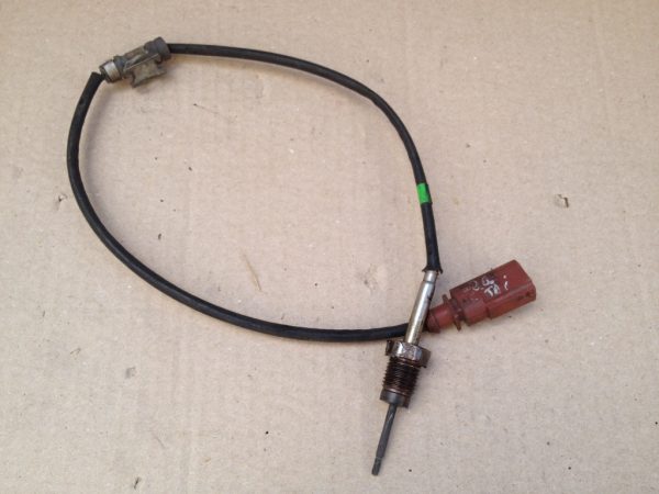 Senzor temperatura VAG 03L906088CJ 03L 906 088 CJ - Dezmembrari Auto