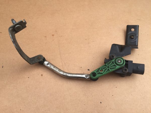 Senzori / senzor nivel VW Tiguan 5Q0412521C 5Q0512521G 5Q0412522C - Dezmembrari Auto