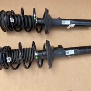 Set amortizoare fata cu arcuri si flanse VW Golf 7 2019 5Q0413023FK 5Q0 413 023 FK la 0 km - Dezmembrari Auto