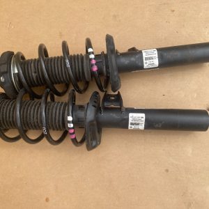 Set amortizoare fata cu arcuri si flanse VW Jetta 2017 5C0413031BB 5C0 413 031 BB la 0 km - Dezmembrari Auto