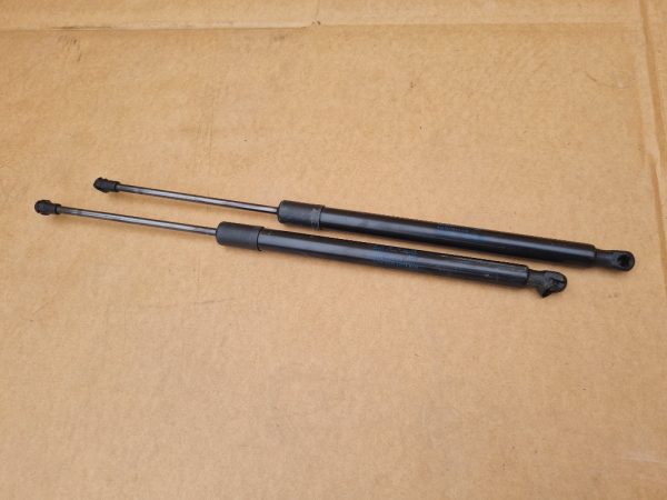 Set amortizoare haion VW Golf 7 hatchback 5G6827550H 5G6 827 550 H la 0 km - Dezmembrari Auto
