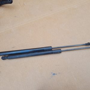 Set amortizoare haion VW Golf 7 hatchback 5G6827550C 5G6 827 550 C - Dezmembrari Auto