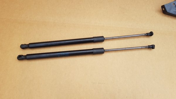 Set amortizoare haion VW Golf 7 hatchback 5G6827550H 5G6 827 550 H - Dezmembrari Auto