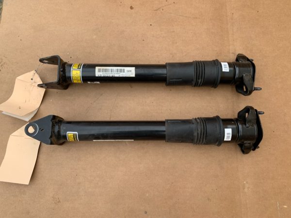 Set amortizoare fata Mercedes R-Class R400 W251 facelift 2015 A2513206513 A 251 320 65 13 - Dezmembrari Auto