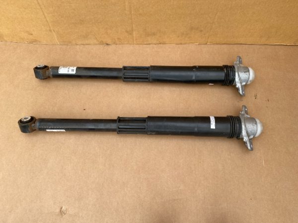 Set amortizoare spate VW Golf 7 2016 5Q0512013EK 5Q0 512 013 EK la 0 km - Dezmembrari Auto