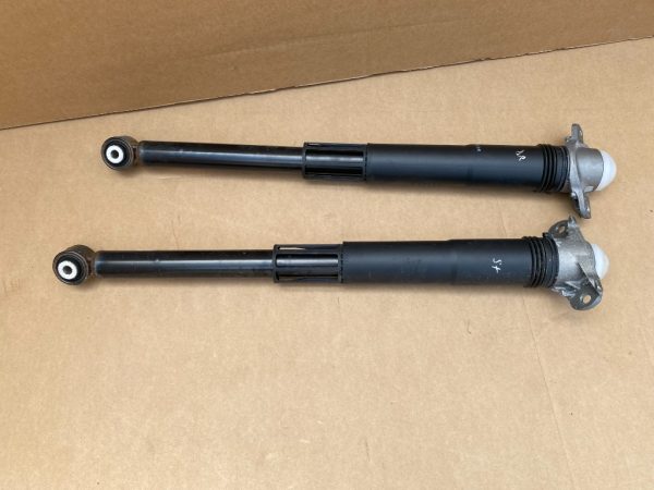 Set amortizoare spate VW Golf 7 2019 5Q0512013EL 5Q0 512 013 EL la 0 km - Dezmembrari Auto