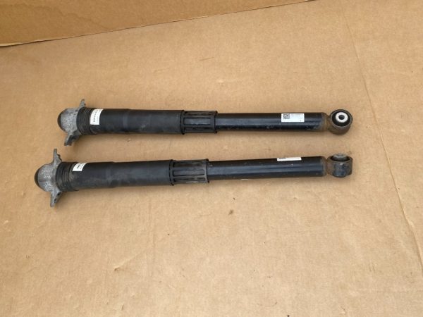 Set amortizoare spate VW Golf 7 2019 5Q0512013KN 5Q0 512 013 KN 5Q0513423B 5Q0 513 423 B la 0 km - Dezmembrari Auto