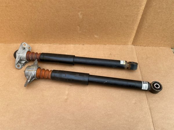 Set amortizoare spate VW Jetta 2017 2.0 tdi 5C0512011AA 5C0 512 011 AA la 0 km - Dezmembrari Auto