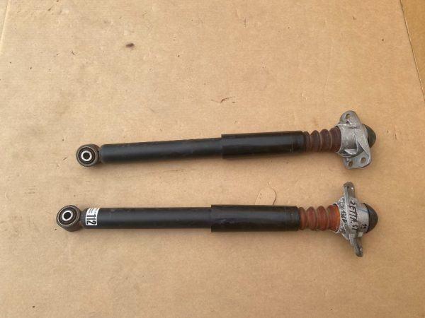 Set amortizoare spate VW Jetta 2017 5C0512011AA 5C0 512 011 AA - Dezmembrari Auto
