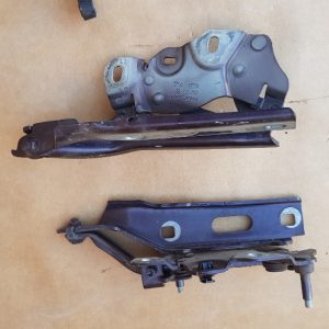 Set balamale capota Audi A3 8V 8V0823301D 8V0823302D - Dezmembrari Auto