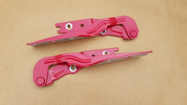 Set balamale capota fata VW Golf 7 5G0823302B 5G0823301B - Dezmembrari Auto