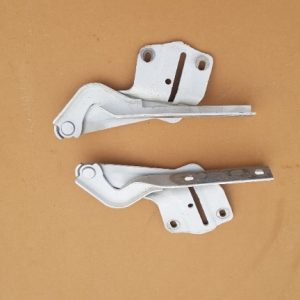 Set balamale capota fata stanga dreapta VW Jetta 2017 5C6823302A 5C6823301A - Dezmembrari Auto