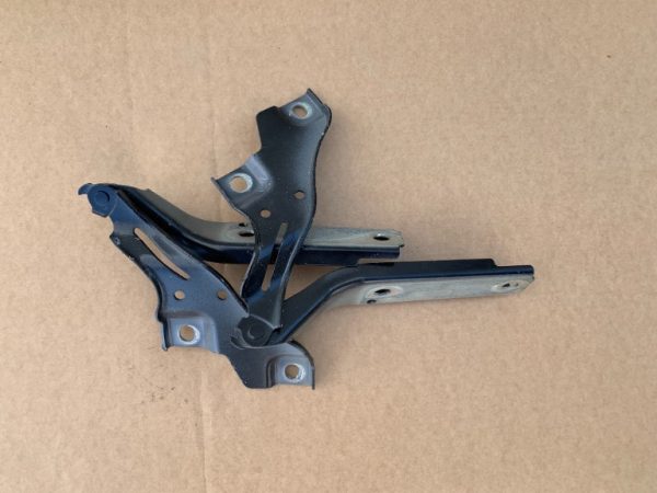 Set balamale capota fata VW Passat B8 facelift 2020 3G0823302 3G0823301 - Dezmembrari Auto