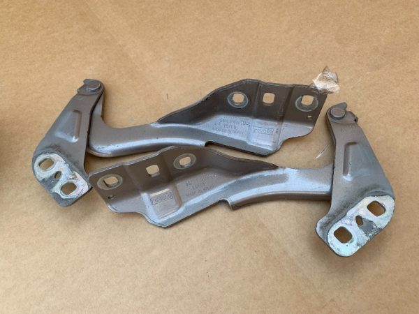 Set balamale capota Ford Mondeo Mk5 2018 DS73-F16801BD DS73-F16800BD - Dezmembrari Auto