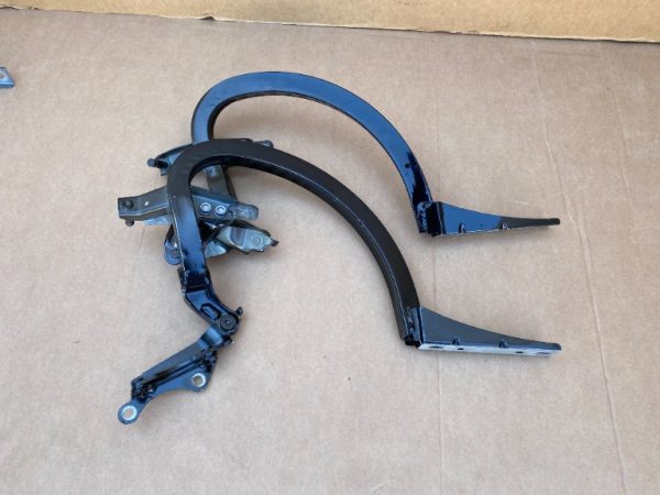 Set balamale capota spate Audi A6 C7 2016 sedan 4G5827302B 4G5 827 302 B 4G5827301B 4G5 827 301 B - Dezmembrari Auto