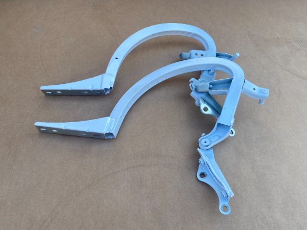Set balamale capota spate Audi A6 C7 2016 sedan 4G5827302B 4G5 827 302 B 4G5827301B 4G5 827 301 B - Dezmembrari Auto