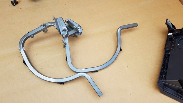 Set balamale capota spate VW Jetta 2016 5C6827302D 5C6827301E - Dezmembrari Auto