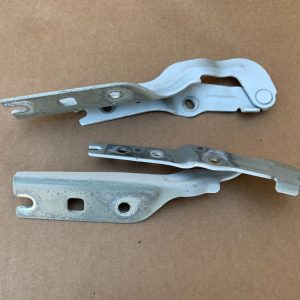 Set balamale capota VW Golf 7 5G0823302B 5G0 823 302 B 5G0823301B 5G0 823 301 B la 0 km - Dezmembrari Auto