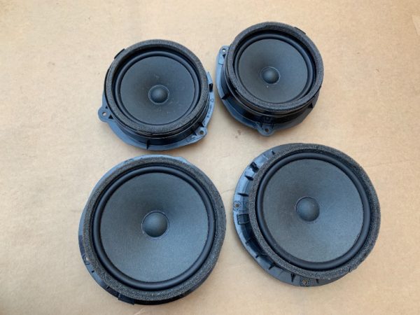 Set boxe Audi E-Tron 2021 4K9035411 4K9 035 411 4K0035415 4K0 035 415 la 0 km - Dezmembrari Auto