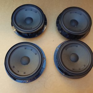 Set boxe VW Jetta la 0 km 2016 5C6035454A 5C6 035 454 A - Dezmembrari Auto