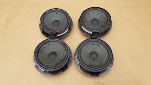 Set boxe VW Jetta 2017 5C6035454A 5C6 035 454 A - Dezmembrari Auto