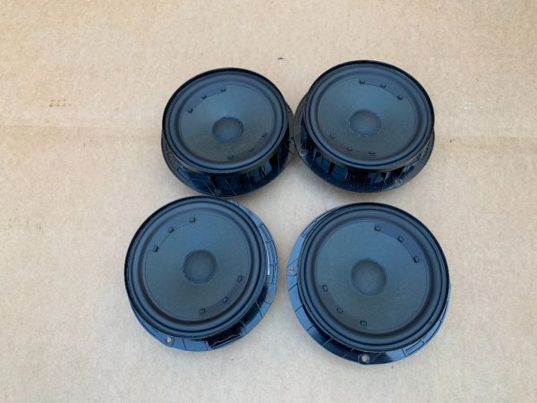 Set boxe VW Jetta 2017 5C6035454A 5C6 035 454 A la 0 km - Dezmembrari Auto