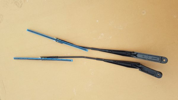 Set brate stergatoare VW Jetta 2017 5C7955409 5C7955410 - Dezmembrari Auto