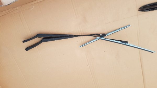 Set brate stergatoare VW Golf 7 5G1955409D 5G1955410D - Dezmembrari Auto