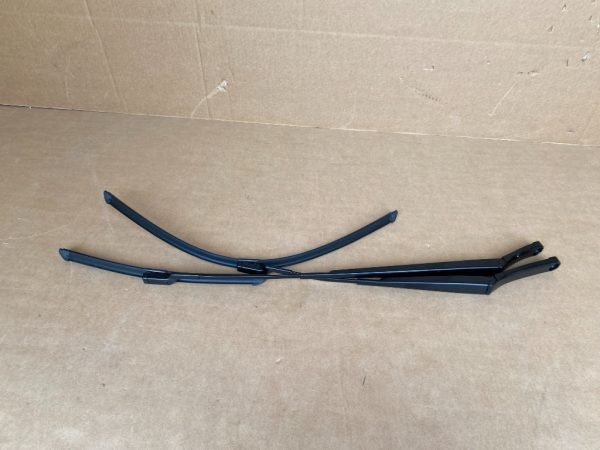 Set brate stergator Ford Tourneo Connect 2023 2K9955409 2K9 955 409 2K9955410 2K9 955 410 - Dezmembrari Auto