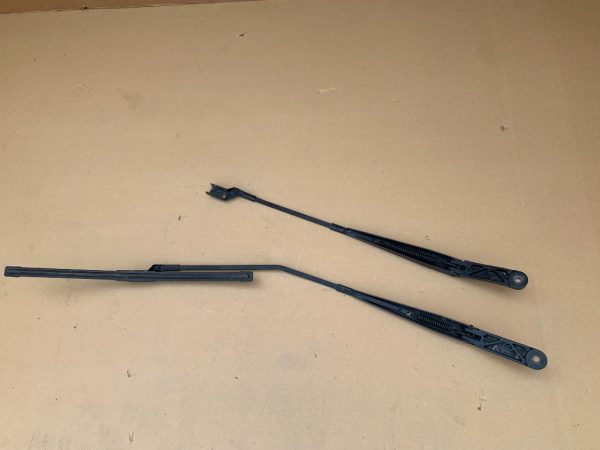 Set brate stergator VW Caddy 2005 2006 2007 2008 2009 2K1955410A 2K1955409A - Dezmembrari Auto