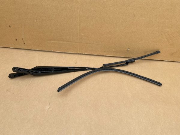 Set brate stergator VW Caddy Ford Tourneo Connect 2023 2K8955409 2K8 955 409 2K8955410 2K8 955 410 la 0 km - Dezmembrari Auto