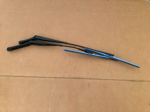 Set brate stergator VW Jetta 2016 5C7955409 5C7 955 409 5C7955410 5C7 955 410 - Dezmembrari Auto