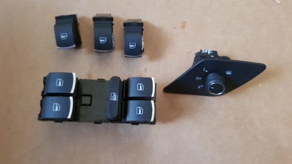 Set butoane cromate geamuri si oglinzi VW Jetta 2016 5C7959565 5K0959855 - Dezmembrari Auto
