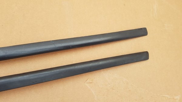 Set chedere parbriz stanga dreapta VW Golf 7 5G0854328B 5G0854327B - Dezmembrari Auto