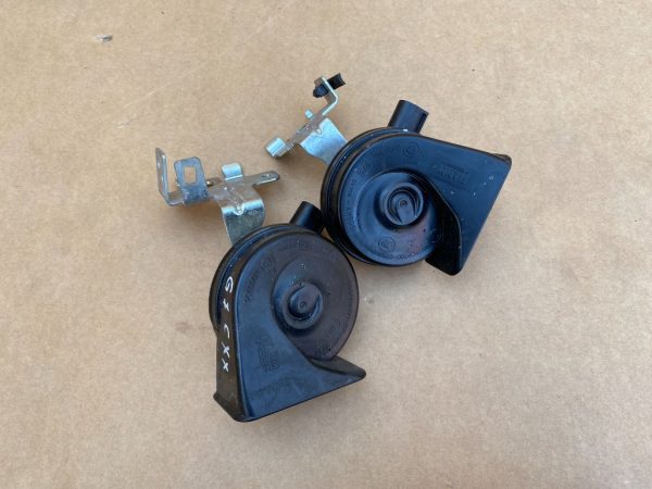 Set claxoane VW Golf 7 5Q0951223 5Q0951221 la 0 km - Dezmembrari Auto