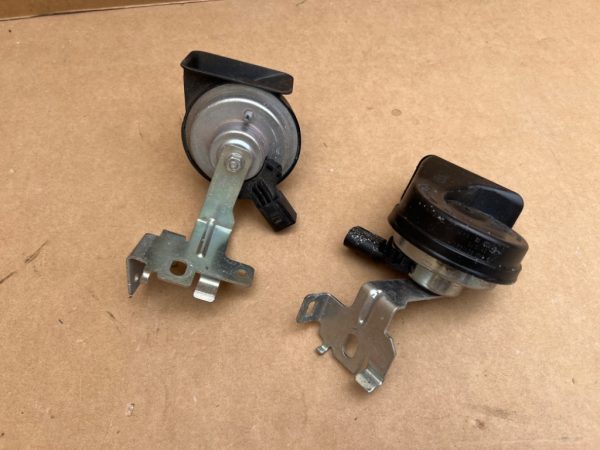 Set claxoane VW Golf 7 la 0 km 5Q0951223 5Q0951221 5Q0 951 223 5Q0 951 221 - Dezmembrari Auto
